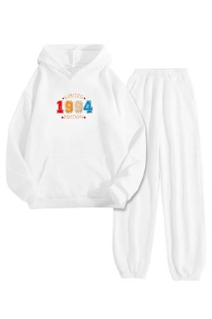 Beyaz Eşofman Takımı – Limited 1994 Baskılı, Kapüşonlu Sweatshirt ve Jogger Pantolon