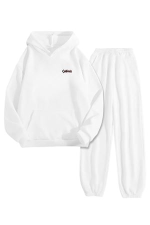 Beyaz Eşofman Takımı – Minimal California Baskılı, Kapüşonlu Sweatshirt ve Jogger Pantolon