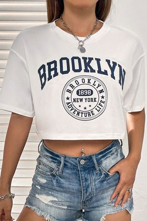 Brooklyn 1898 Adventure Baskılı Kadın Crop Beyaz T-shirt