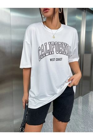 California W.c T-shirt - Beyaz Baskılı Oversize Bisiklet Yaka Kısa Kol Tişört