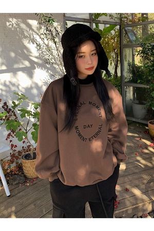 Kadın Kahverengi Moment Baskılı Oversize Sweatshirt