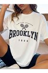 BEYAZ OVERSİZE BROOKLYN ROCET BASKILI TSHIRT
