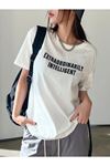Kadın Beyaz Oversize Extraordinarily Baskılı Örme T-shirt