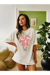 Kadın Beyaz Oversize Hearth Baskılı T-shirt