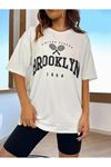 Brooklyn 1898 Raket Süprem T-Shirt - Beyaz Baskılı Oversize Bisiklet Yaka Tişört
