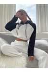 Kadın Beyaz Kolları Siyah Reglan Kol Crop Kapüşonlu Sweatshirt - Beli Lastikli