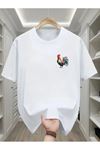 Horoz Baskılı Beyaz Pamuklu T-Shirt - Oversize Bisiklet Yaka Kısa Kol Tişört