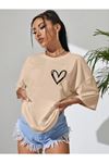 Minimal Kalp T-shirt - Açık Kahve Baskılı Oversize Bisiklet Yaka Kısa Kol Tişört