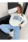 Brooklyn Eşofman Takımı Beyaz Sweatshirt Bebe Mavi Jogger - Baskılı Oversize Şardonlu Bisiklet Yaka