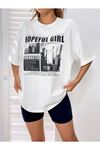 Hopeful Girl Gözlüklü Figür T-shirt - Beyaz Baskılı Oversize Bisiklet Yaka Kısa Kol Tişört
